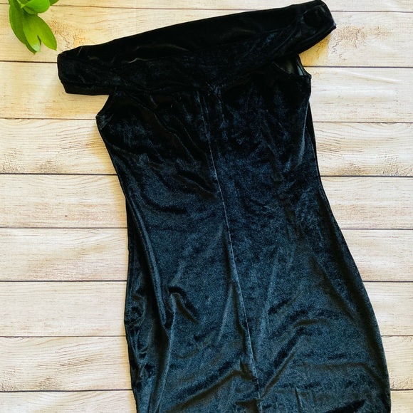 UO Velvet Off Shoulder Mini Dress - Picture 3 of 8
